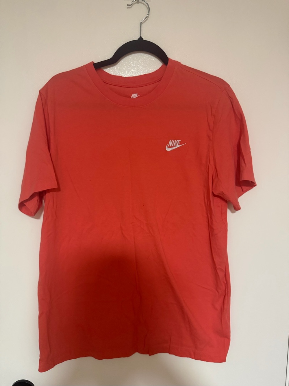 Nike Men’s Coral/Red Crew Neck T-Shirt